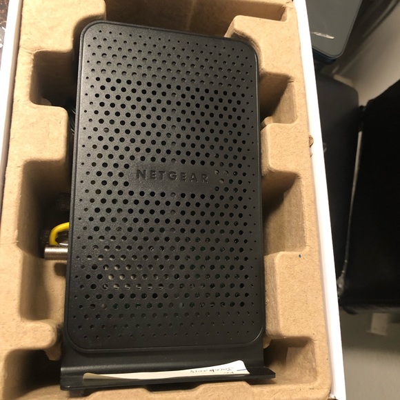 NETGEAR C3700 N600 WiFi CABLE MODEM ROUTER DUAL BAND GIGABIT 340 MBPS FAST ! - Picture 6 of 16